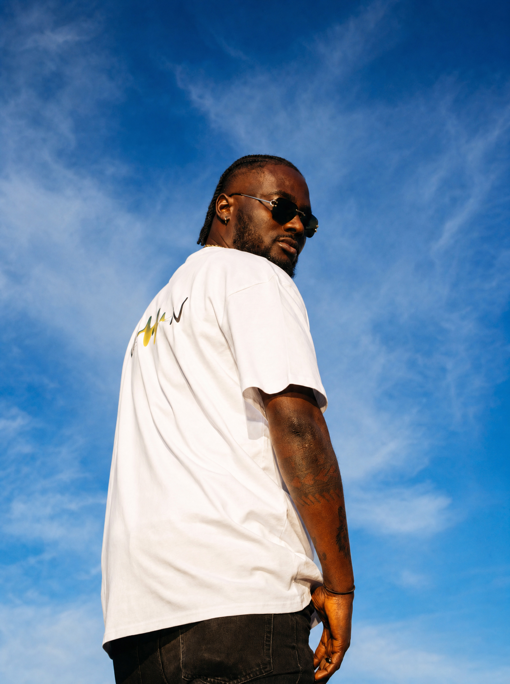 White tee